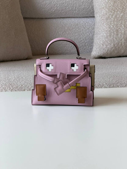Hermes
 kelly doplex 22cm💥Master quality ✅with box📦
380 dhs💓

Zain52
♥️♥️♥️