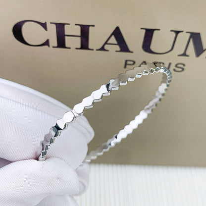 CHAUMET 🦋*
Bangle 💥
Master quality 💯
With black boxes 📦 
45 dhs✅

With master box 🗃️ 
115 dhs✅

Zain216
♥️♥️♥️