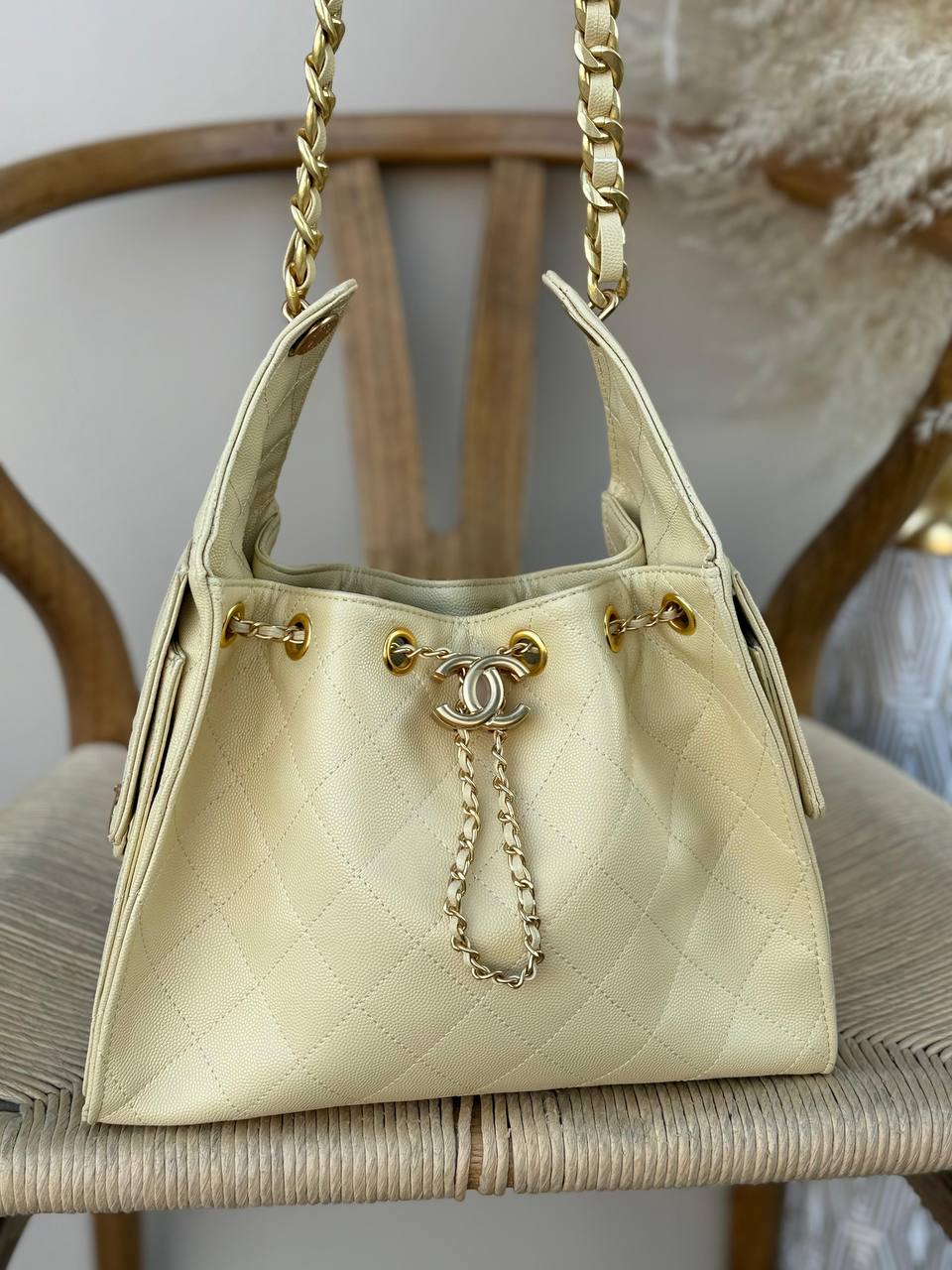 CHANEL

22cm
360 dhs✅

25cm
380 dhs✅

33cm
400 dhs✅

Top quality 
With box🎁

Zain167
♥️♥️♥️
