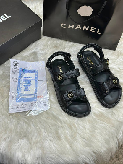 Chanel 
Size:36 to 41
120 dhs🇦🇪🇦🇪

Zain241
♥️♥️♥️
