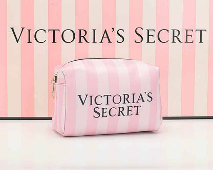 Victoria's Secret 

make up 
pouch 
new came 
good quality 

30 dhs🇦🇪🇦🇪

Zain295
♥️♥️♥️