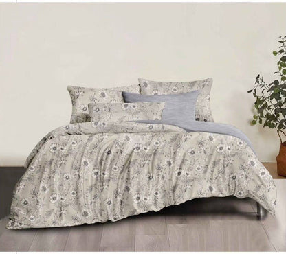 New collection 🌹🌹🌹
Give you best life 💥💥💥
Comfort set 
King size comfort 6pcs set 
1 comfort 
1 bedsheets 
4 pillowcases 
6pcs set 
115 dhs💓

Zain99
♥️♥️♥️