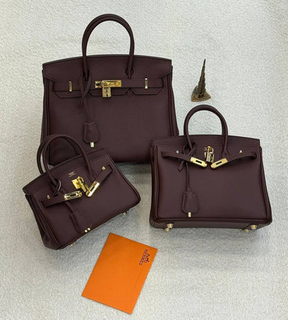 Hermes 
Master❣️❣️
30Cm 380 dhs🇦🇪🇦🇪
25Cm 360 dhs🇦🇪🇦🇪
20Cm 320 dhs🇦🇪🇦🇪
💼 With Box 💼

Zain131
♥️♥️