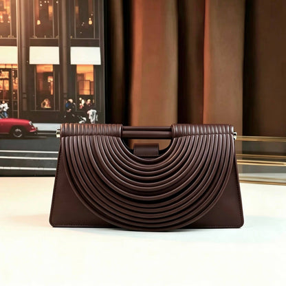 BOTTEGA NEW CAME GOOD QUALITY WITH BOX 
120 dhs✅

Zain295
♥️♥️♥️