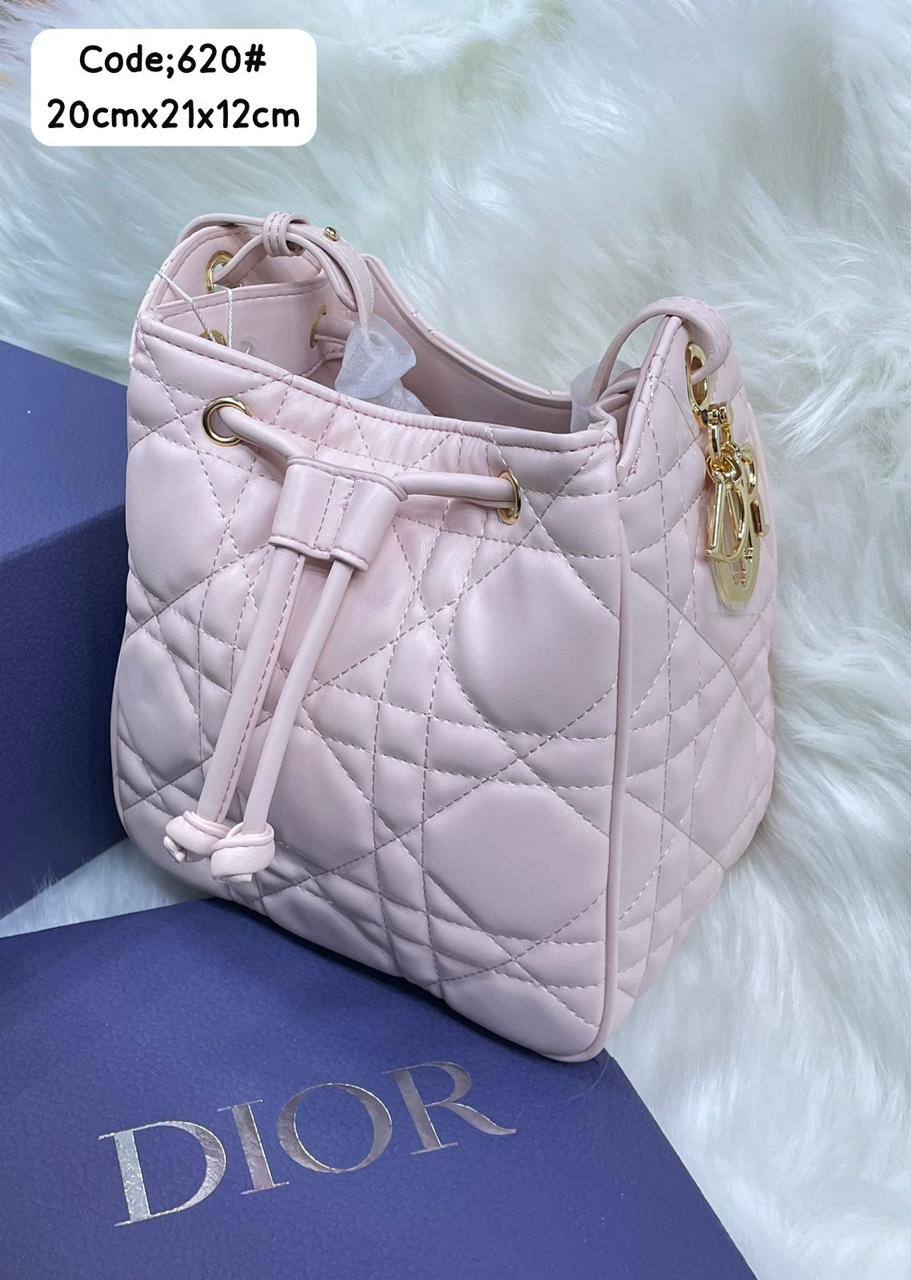 Dior
100 dhs✅ 
with box

Zain72
♥️♥️♥️