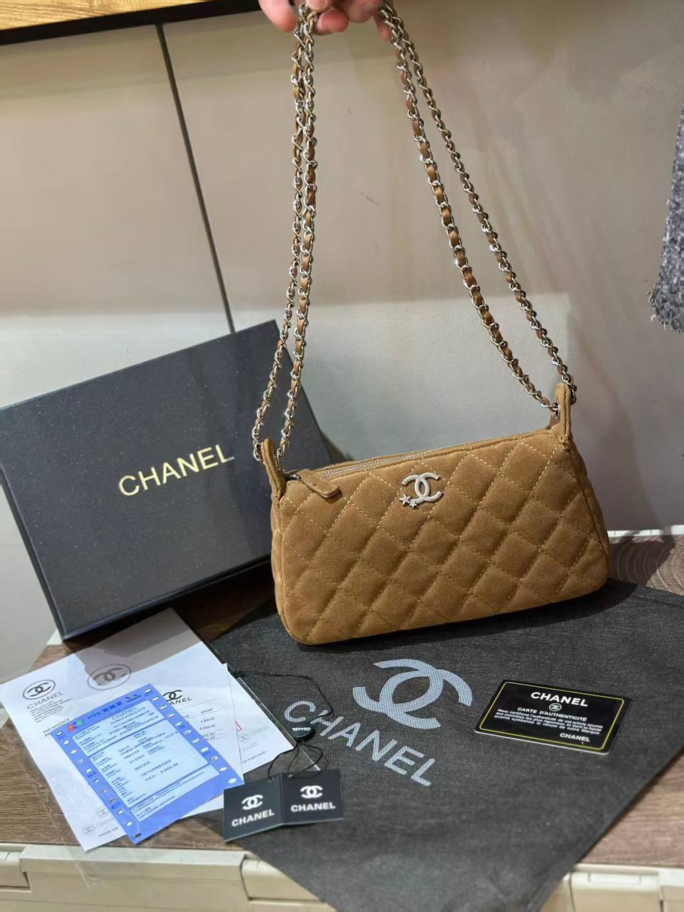 Chanel
95 dhs🪙🌨️

Withbox
🎁🎁🎁

Zain143
♥️♥️♥️