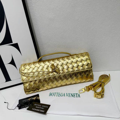 Bottega
105 dhs❣️

with box
🎁🎁🎁

size 30×4×13cm

Zain42
♥️♥️♥️