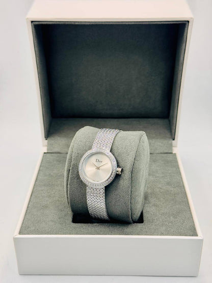 Dior ladies 
Master quality*🤩🤩
*Available 
170 dhs💓

Zain08
♥️♥️♥️
