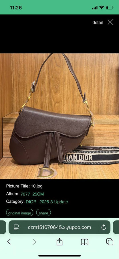 Dior 
Best quality with box’s 
120 dhs🇦🇪🇦🇪
size 25 Cm

Zain290
♥️♥️♥️