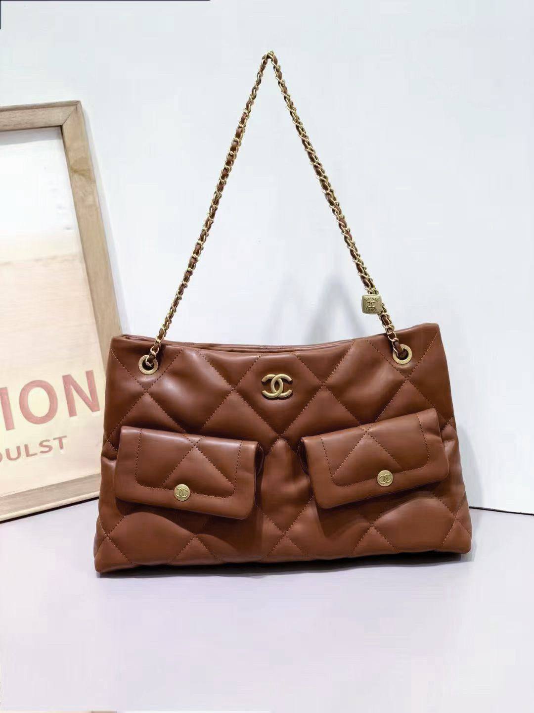 CHANEL 

NEW CAME 

GOOD QUALITY
115 dhs🇦🇪🇦🇪

Zain295
♥️♥️♥️