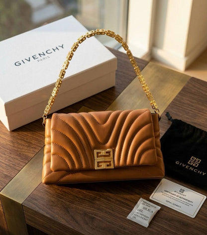 GIVENCHY 
90 dhs✅

with box
🎁🎁🎁

Zain90
♥️♥️♥️