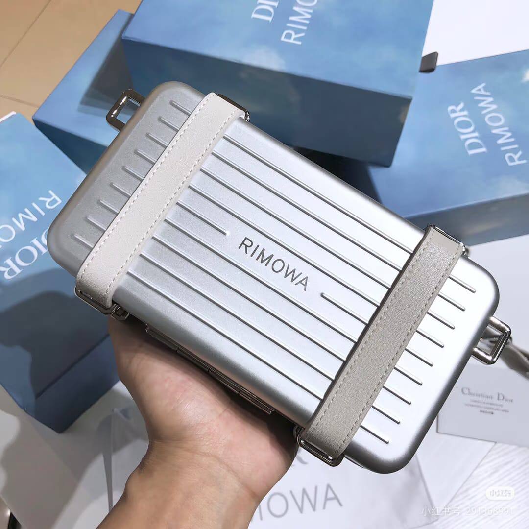 Rimowa
Master❣️❣️
270 dhs✅

Zain10
♥️♥️♥️