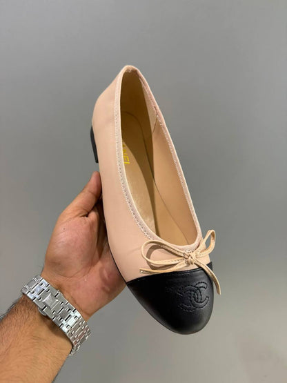 Chanel
Size 36 to 41 
110 dhs🇦🇪🇦🇪

Zain82
♥️♥️♥️