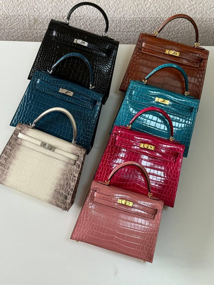 Hermes kelly croc 25cm💕master quality😍with box❤️
750 dhs🪙💕

Zain52
♥️♥️♥️