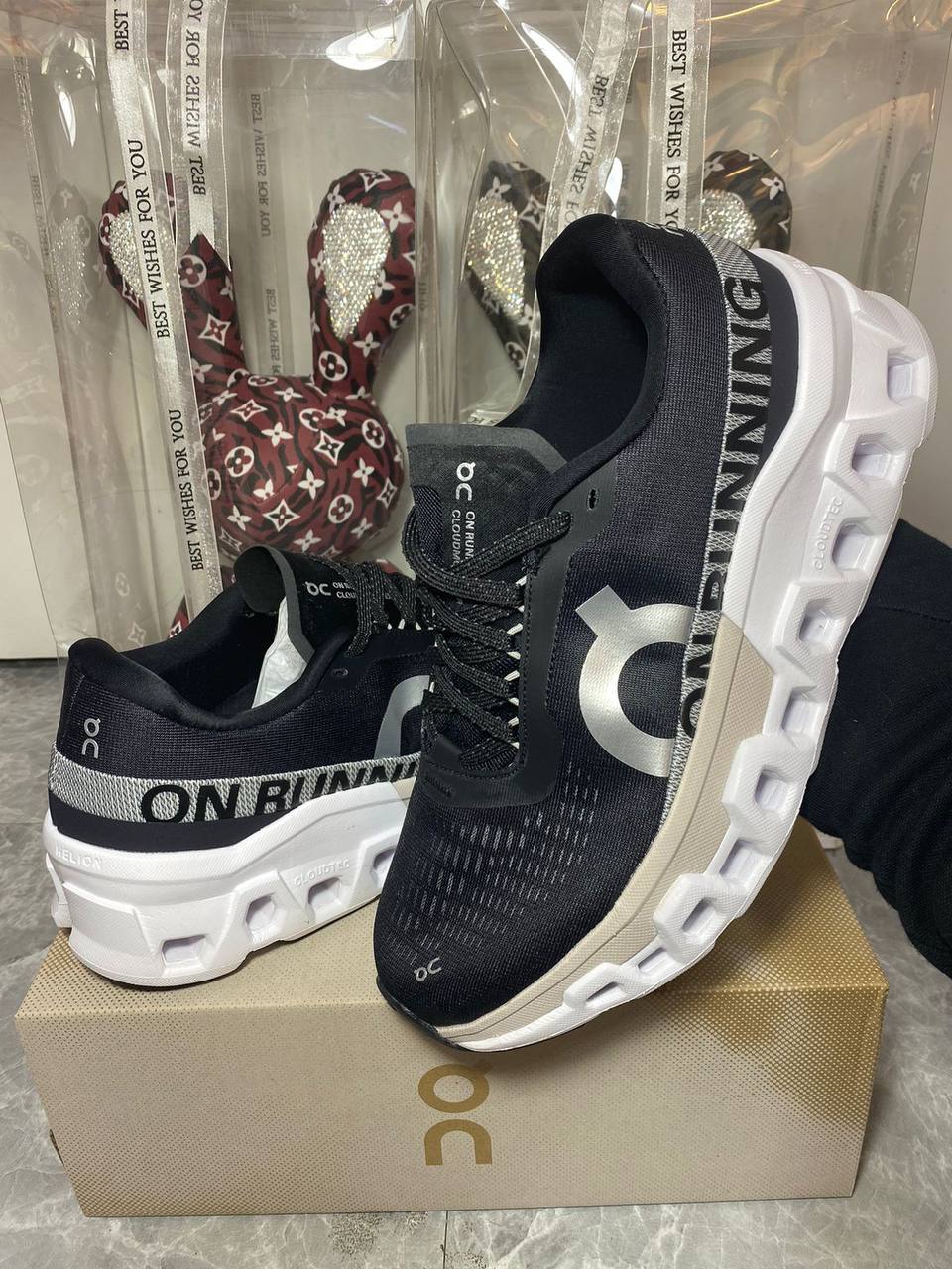 ON Cloud monster 2 ‘black’🖤
36 to 45 AVAILABLE 🤩
240 dhs✅

Zain242
♥️♥️♥️
