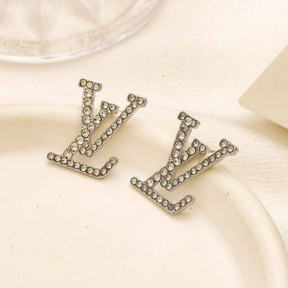 New arrival 

Branded earrings offer price 
20 dhs🪙🌨️
30 dhs🪙🌨️

pc with branded box and paperbag🎁🎁🎁

Zain243
♥️♥️♥️