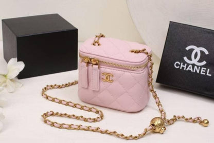 Chanel
90 dhs✅

with box
🎁🎁🎁

size small

Zain26
♥️♥️♥️