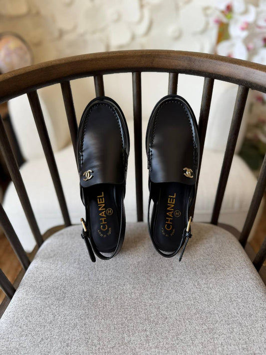 Chanel
𝑨𝑨𝑨 𝑸𝒖𝒂𝒍𝒊𝒕𝒚
𝑺𝒊𝒛𝒆 𝟑5 𝒕𝒐 𝟒2 
450 dhs✅

Zain81
♥️♥️♥️