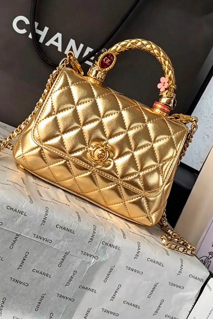 Chanel

130 dhs
High-quality 

With magnetic box

Zain35 
Zain26
♥️♥️♥️