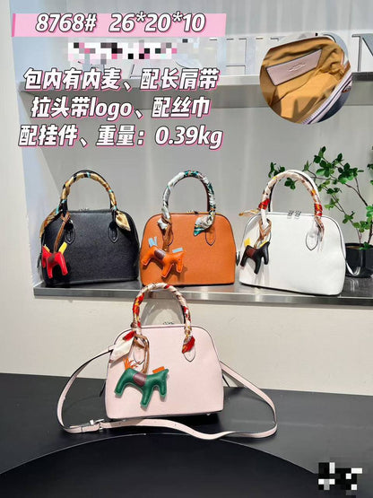 HERMES
ʙᴏʟɪᴅᴇ
ᴡɪᴛʜ ʟᴏɴɢ ʙᴇʟᴛ sᴛʀᴀᴘ
sɪᴢᴇ: 26 cm
ᴡɪᴛʜᴏᴜᴛ ʙᴏx

70 dhs🪙💕

Zain31
♥️♥️♥️