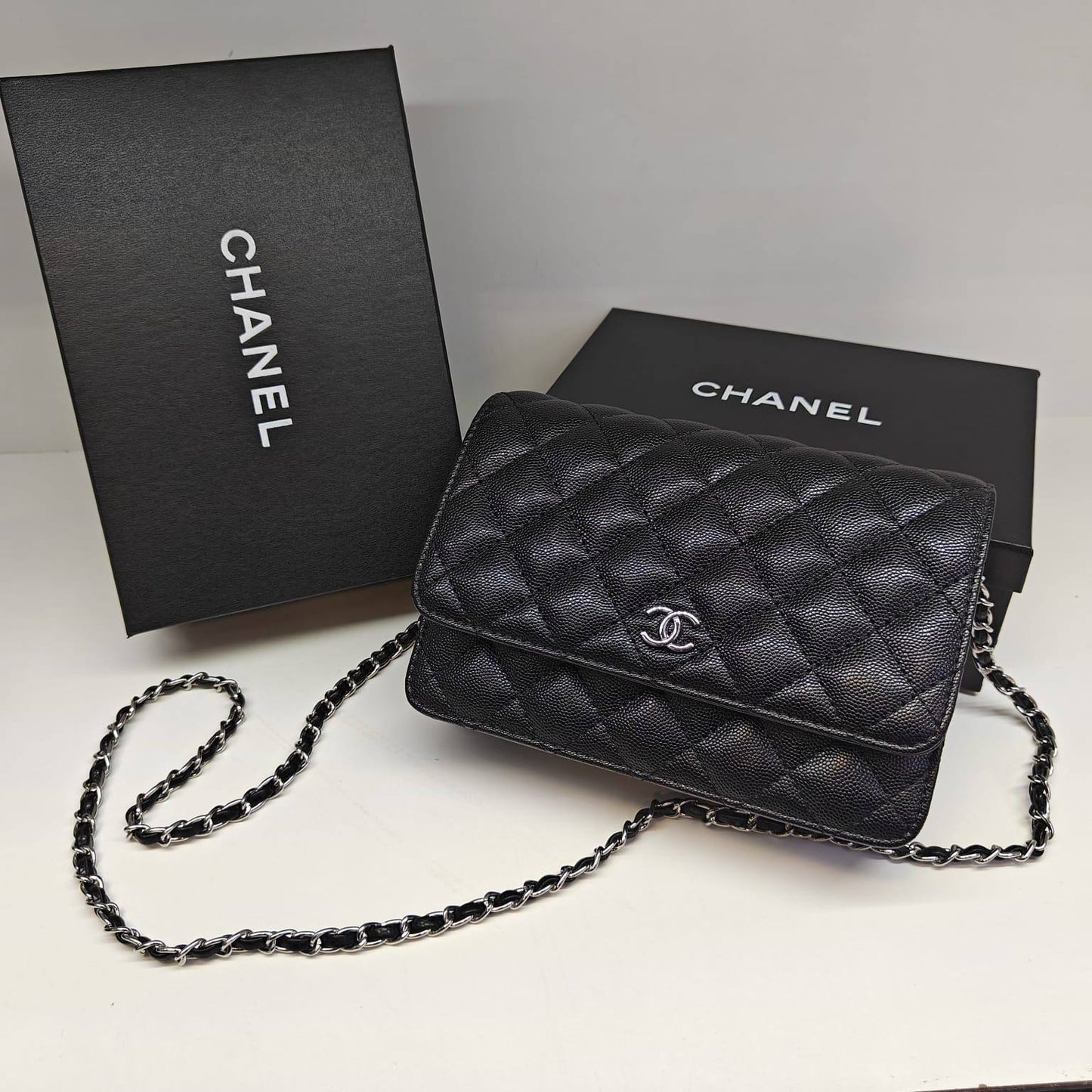 Chanel 

80 dhs❣️ 

with box
🎁🎁🎁

Zain235
♥️♥️♥️