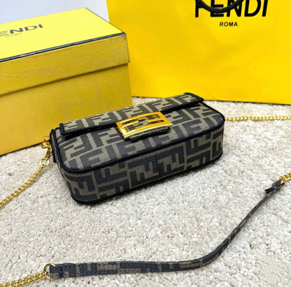 FENDI 
MASTER QUALITY
 WITH BOX 
240 dhs✅

Zain295
♥️♥️♥️