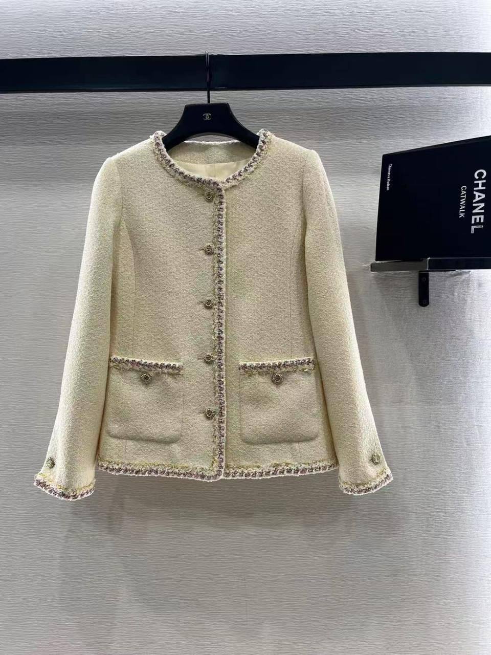 *New collections*                                                
CHANEL
*Super Master quality*
*Sizes: S M L XL* 
860 dhs✅

Zain308
♥️♥️♥️