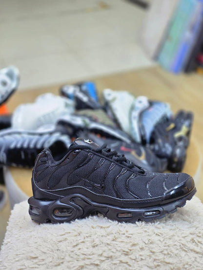Nike

105 dhs🇦🇪🇦🇪🇦🇪

40 to 45

Zain26
♥️♥️♥️