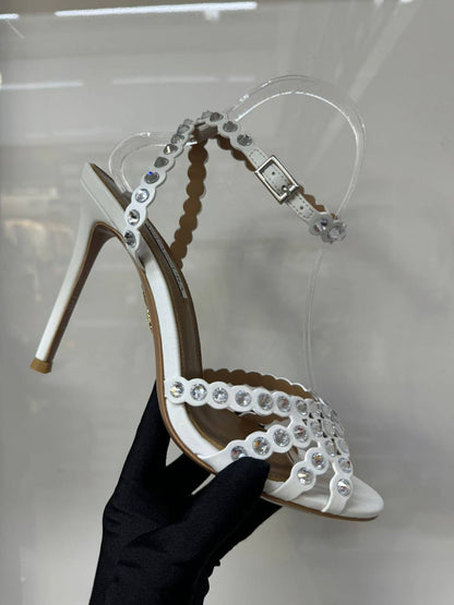 AQUAZZURA
*master quality*🥳
*size: 36 to 42*👠
350 dhs🪙🌨️

Zain119
♥️♥️♥️