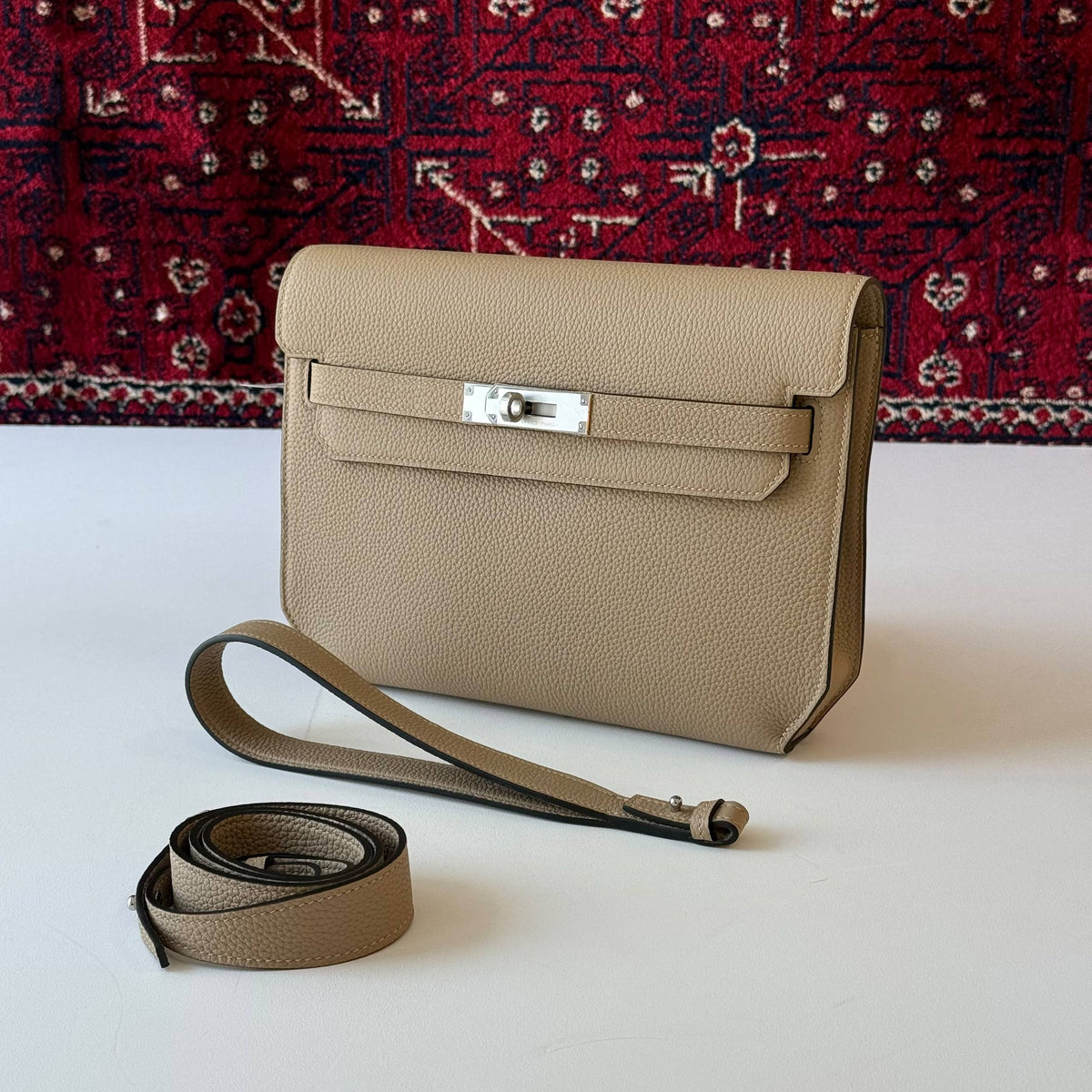 Hermes

For Price 👇 WhatsApp✅
0568585901 
0507557372
0552275751 Owner Zain 👌

Zain320
♥️♥️♥️