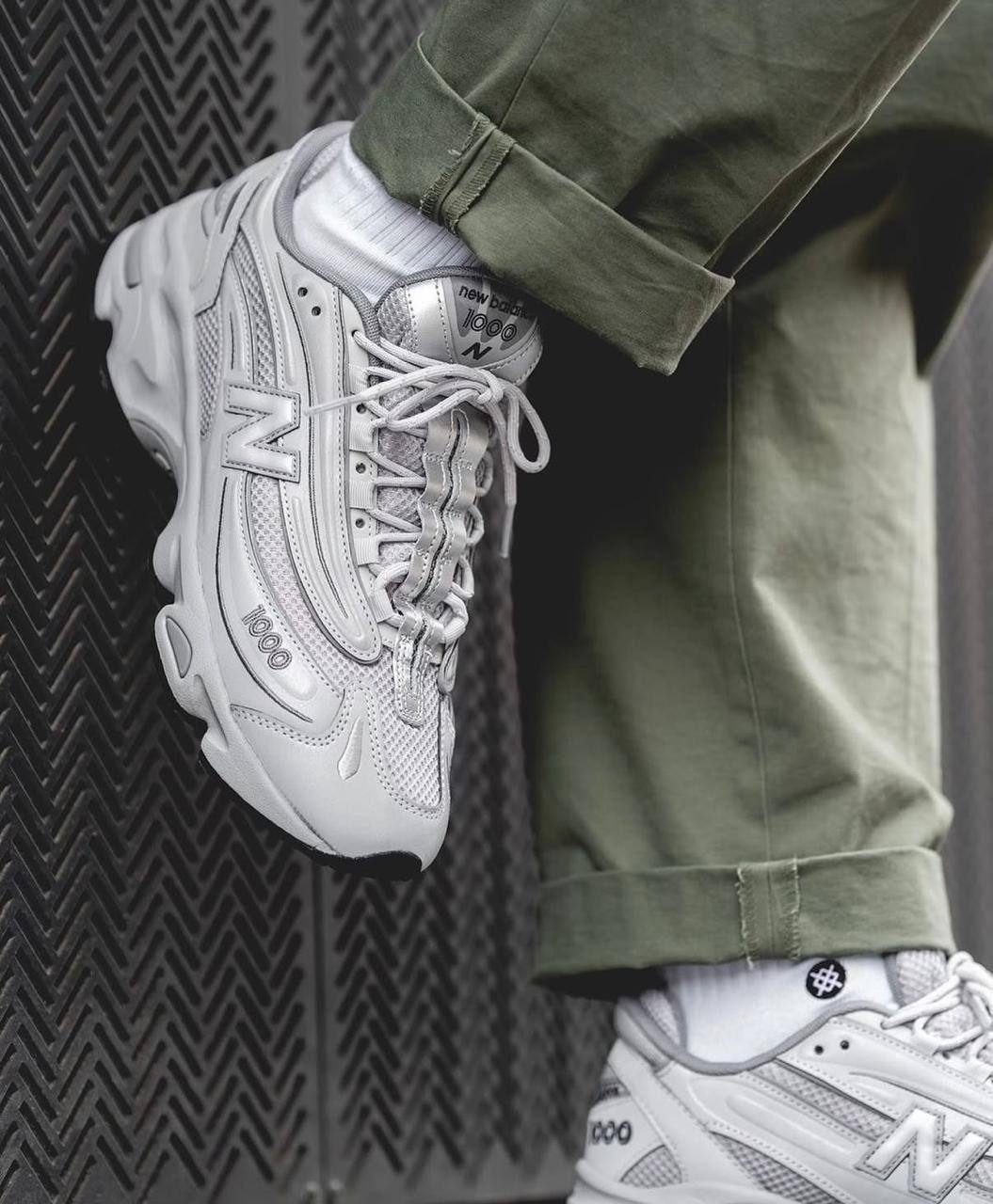 New Balance 1000 Silver Reflective，
Size 36-45 ，
250 dhs❣️

Zain18
♥️♥️♥️