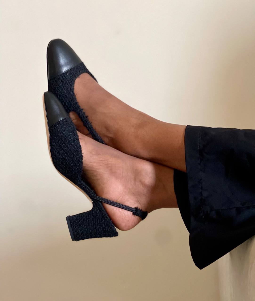 Chanel 

Vip quality 

Size:36 to 42

430 dhs🇦🇪🇦🇪

Zain113
♥️♥️♥️