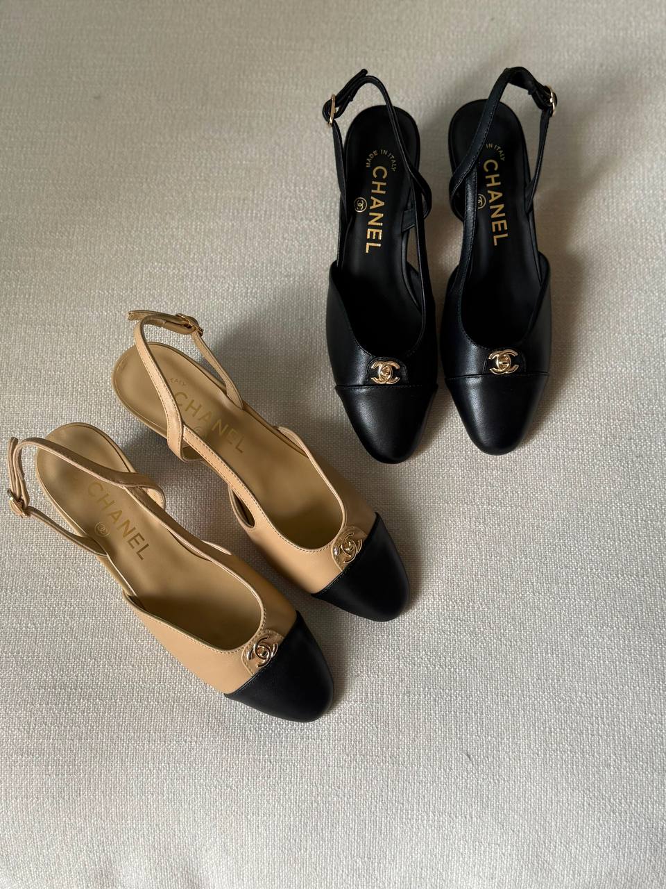 Chanel
AAA Quality
Size 36 to 41
450 dhs💓

Zain288
♥️♥️♥️