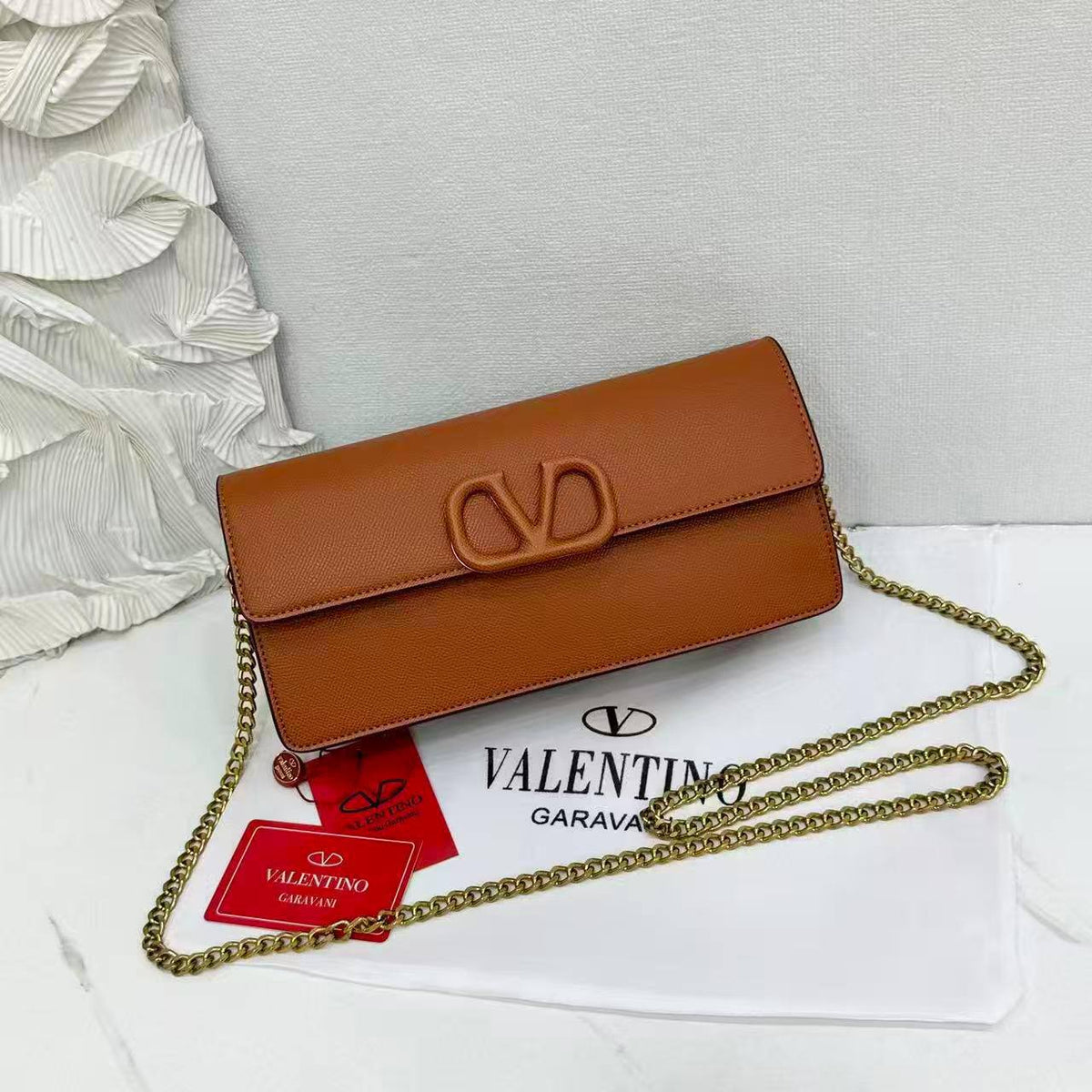 VALENTINO 

NEW CANE 
GOOD QUALITY 

BIG SIZE 
WITH BOX 
115 dhs🇦🇪🇦🇪

Zain295
♥️♥️♥️