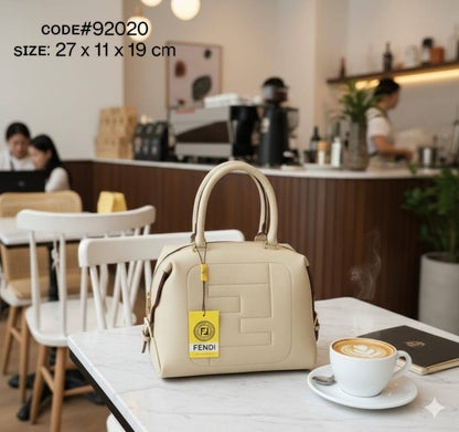 FENDI ғғ ᴄᴜʙᴇ ʙᴀɢ
ᴍᴀᴛᴛᴇ ʟᴇᴀᴛʜᴇʀ ᴍᴀᴛᴇʀɪᴀʟ
ᴄᴀɴᴠᴀs ᴍᴀᴛᴇʀɪᴀʟ
ɢᴏʟᴅ ʜᴀʀᴅᴡᴀʀᴇ
ᴡɪᴛʜ ʟᴏɴɢ sᴛʀᴀᴘ
sɪᴢᴇ : 27 cm

80 dhs✅

Zain31
♥️♥️♥️