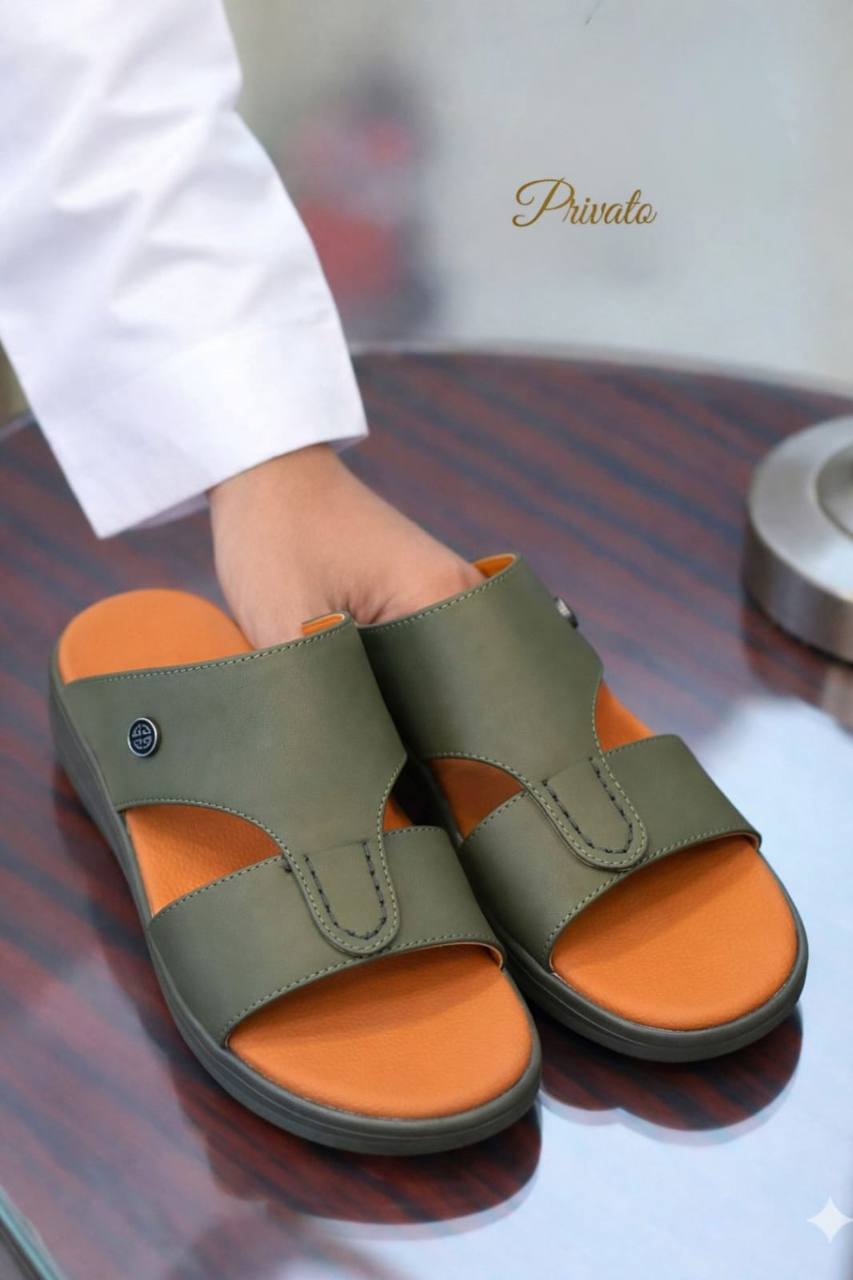 Privato slippers for men soft good quality  with box and paper bag size available (40to46) 6to12) 
160 dhs💓

Zain59
♥️♥️♥️
