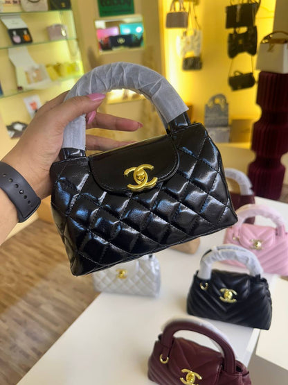 Chanel

100 dhs
With box

Zain72
♥️♥️♥️

Zc