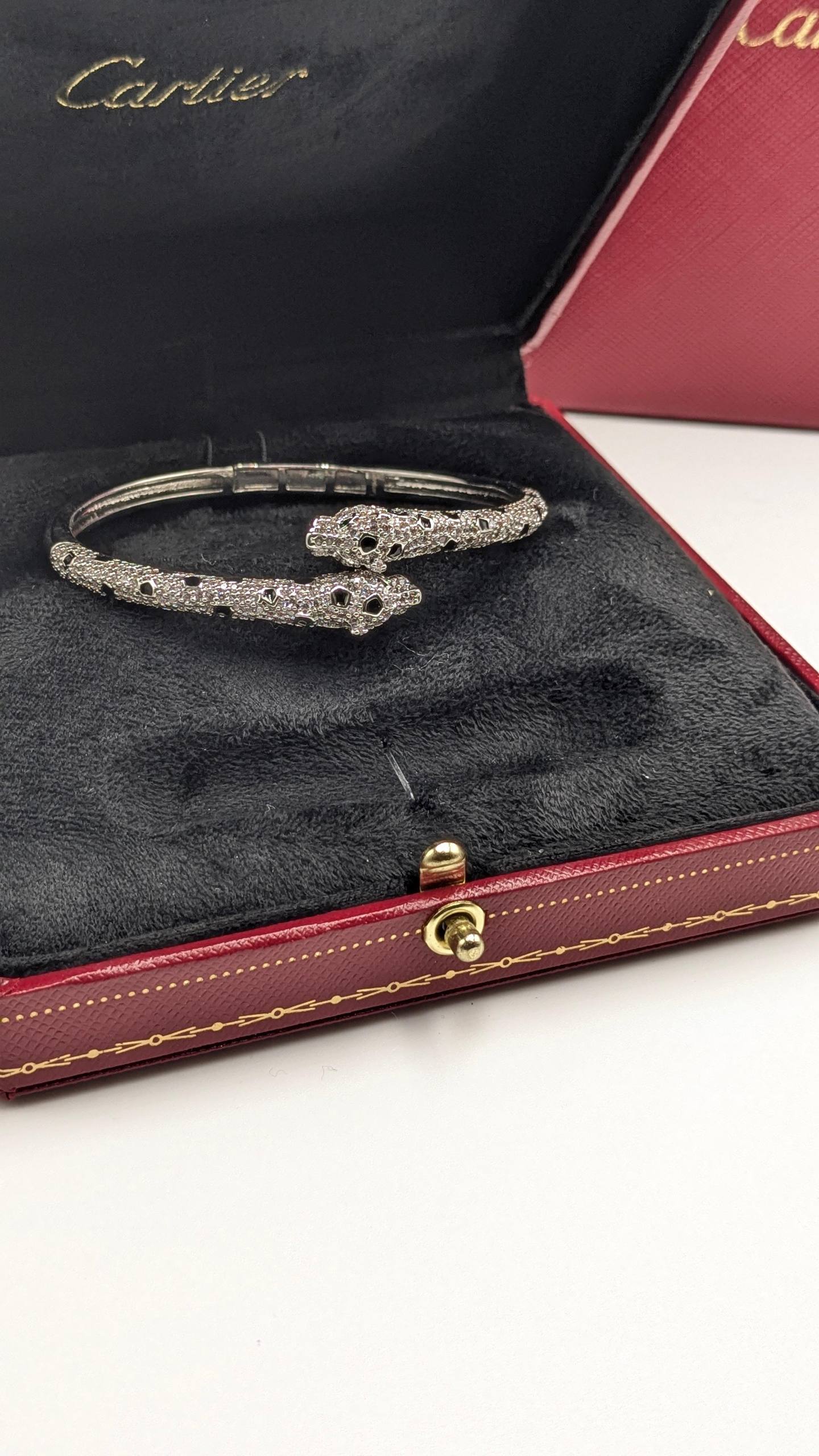 Cartier Bangle
Master Quality
120 dhs🪙🌨️

Normal Box Paper Bag
🎁🎁🎁

Zain210
♥️♥️♥️