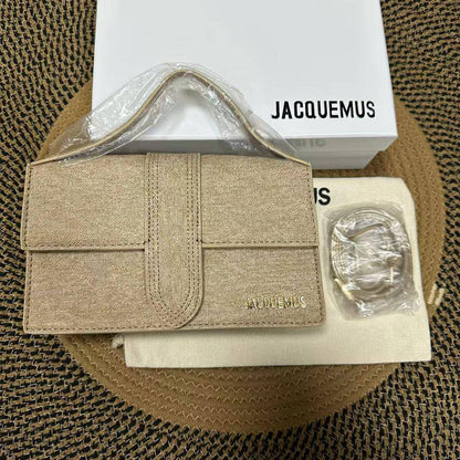 Jacquemus
110 dhs🪙🌨️
size：22CM
Good quality 

with box
🎁🎁🎁

Zain35
♥️♥️♥️