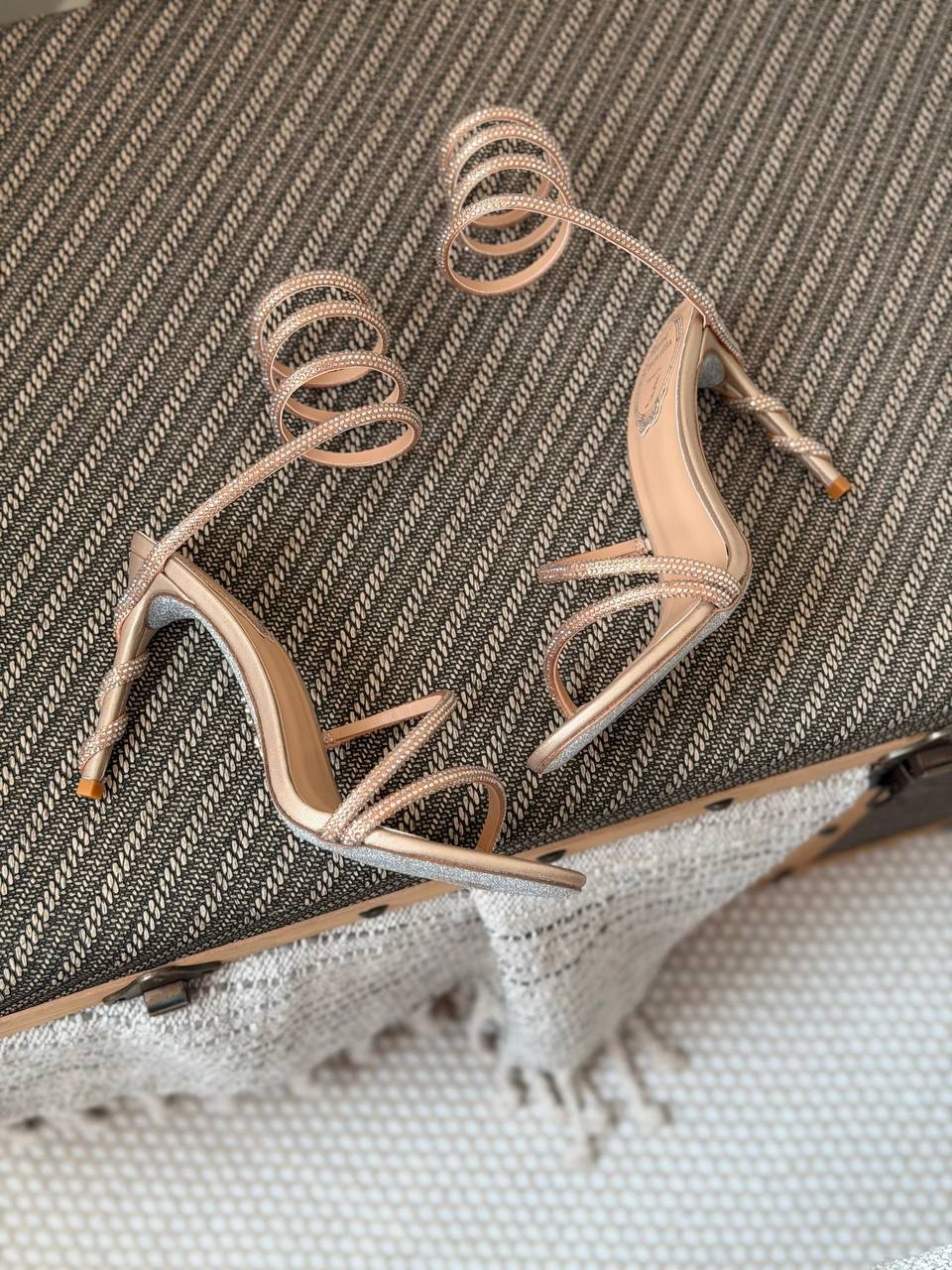RENE CAOVILLA
Size: 36 to 41
Super master quality 
500 dhs🇦🇪

Zain198
♥️♥️♥️
