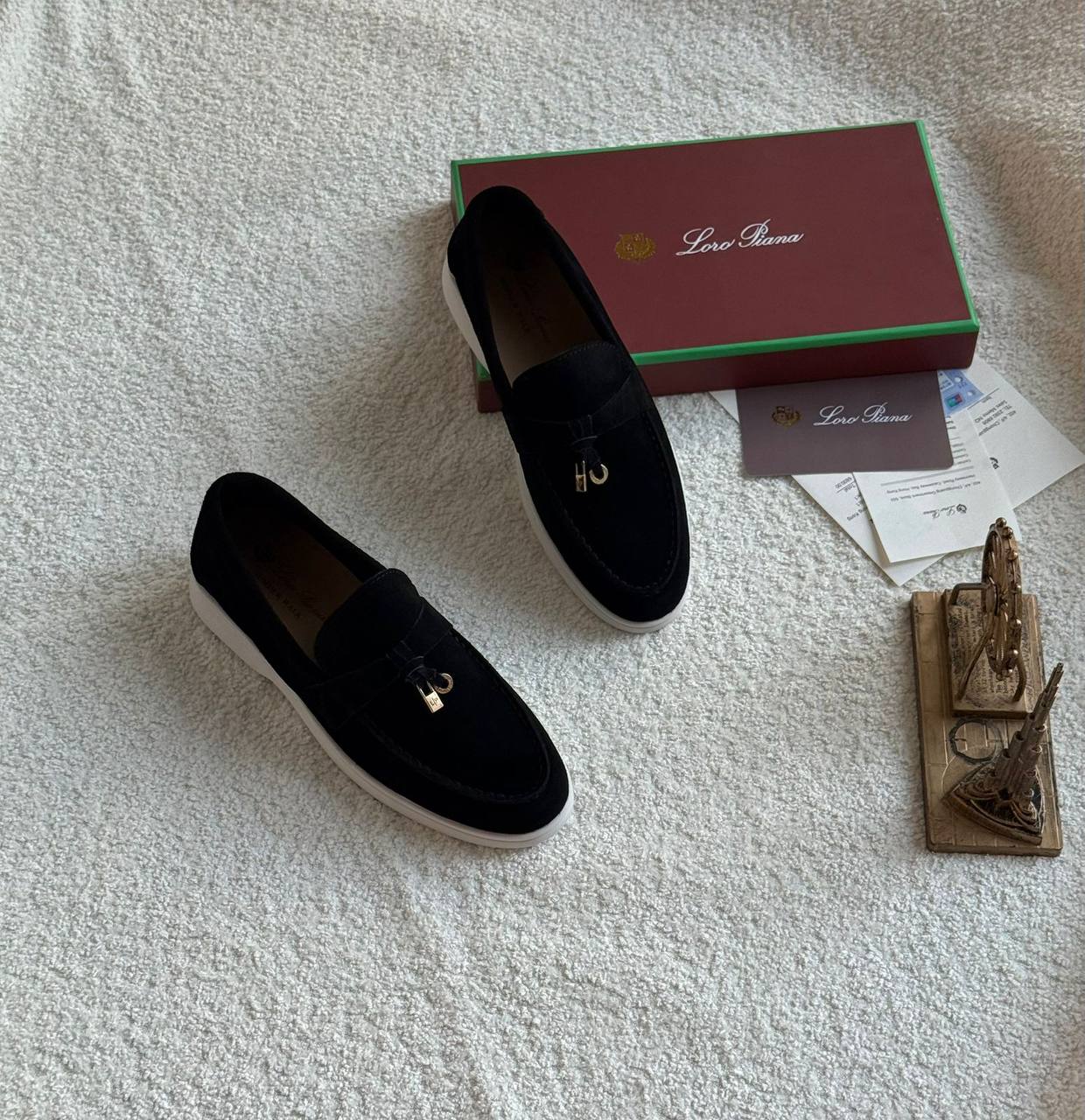 Loro piana 

  Size  .  36.  to 41

130 dhs✅

Zain80
♥️♥️♥️