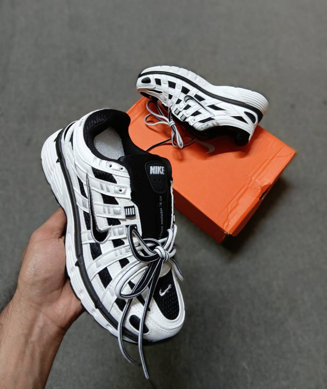 Nike
Size 36 TO 45 
95 dhs✅

Zain183
♥️♥️♥️
