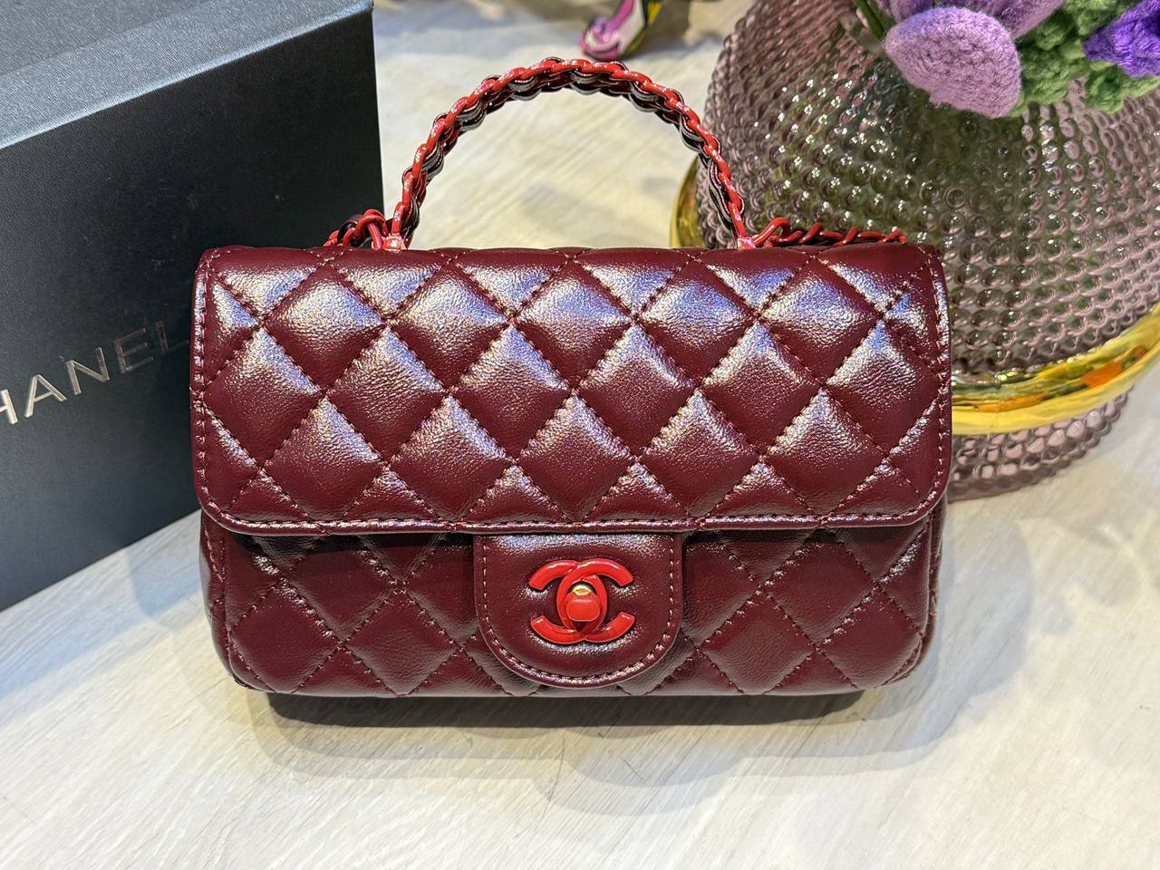 Chanel
20*6*12cm
70 dhs🪙💕

with Box
🎁🎁🎁

Zain44
♥️♥️♥️