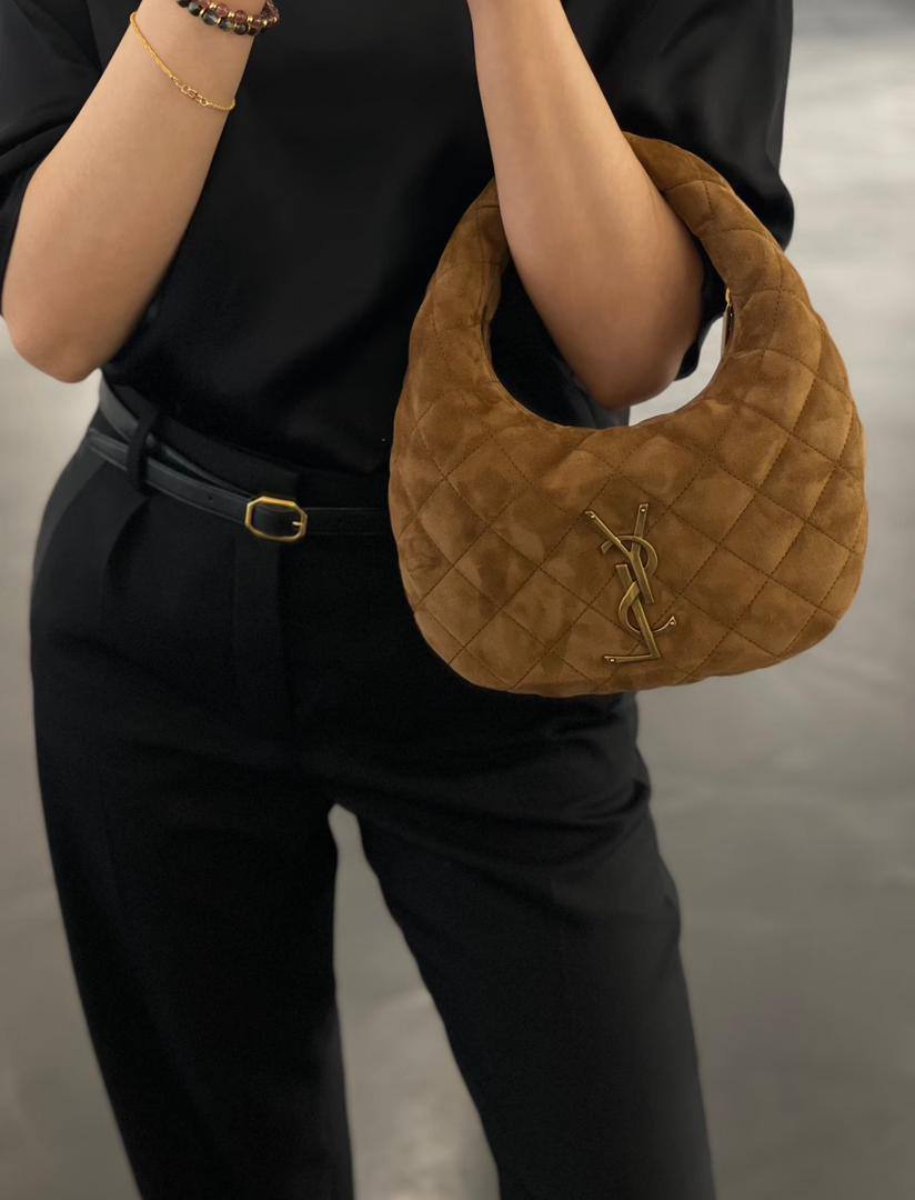 YSL
90 dhs🪙🌨️
Good quality 

with box
🎁🎁🎁

Zain35
♥️♥️♥️