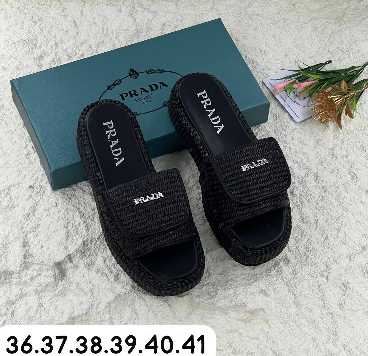Prada slippers 

Speial price.    offer offer
75 dhs✅

Sizes write in photos

Zain80
♥️♥️♥️