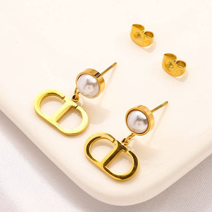 New arrival earrings 
30 dhs💓

Zain243
♥️♥️♥️