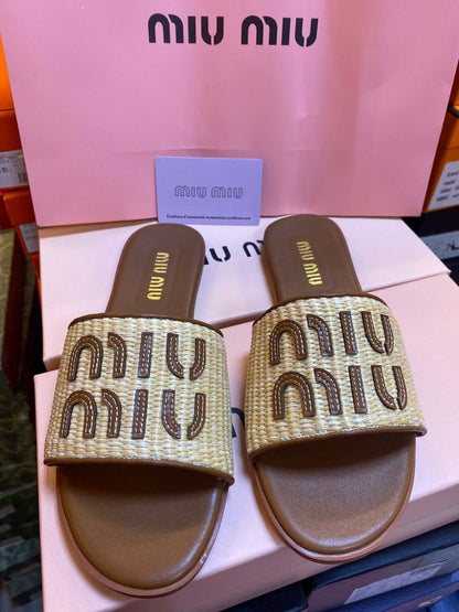 Miu Miu Slippers, 
High Quality 
Size 36 To 41
90 dhs✅

Zain120
♥️♥️♥️
