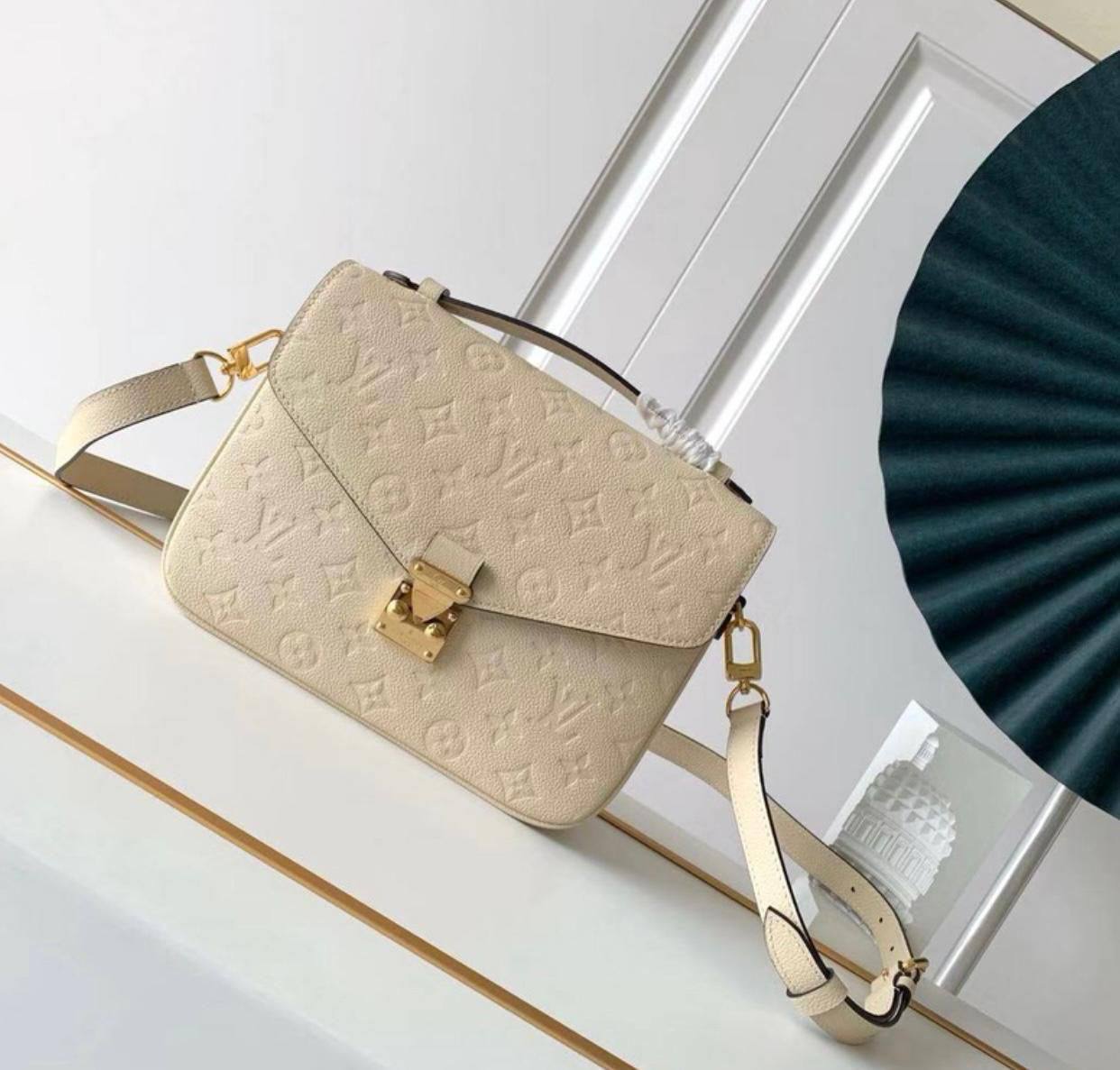 LOUIS VUITTON ✨💕✨
New collection ✨✨✨
SuperMaster Quality 🔥🔥
Available Now ❤️❤️❤️
For Price 👇 WTSP Text Zain 0568585901

Zain252
♥️♥️♥️