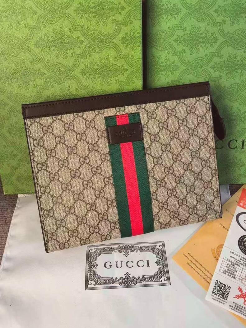 Lv  
Gucci

clutch bag

With box 
80 dhs🇦🇪🇦🇪

Zain50
♥️♥️♥️