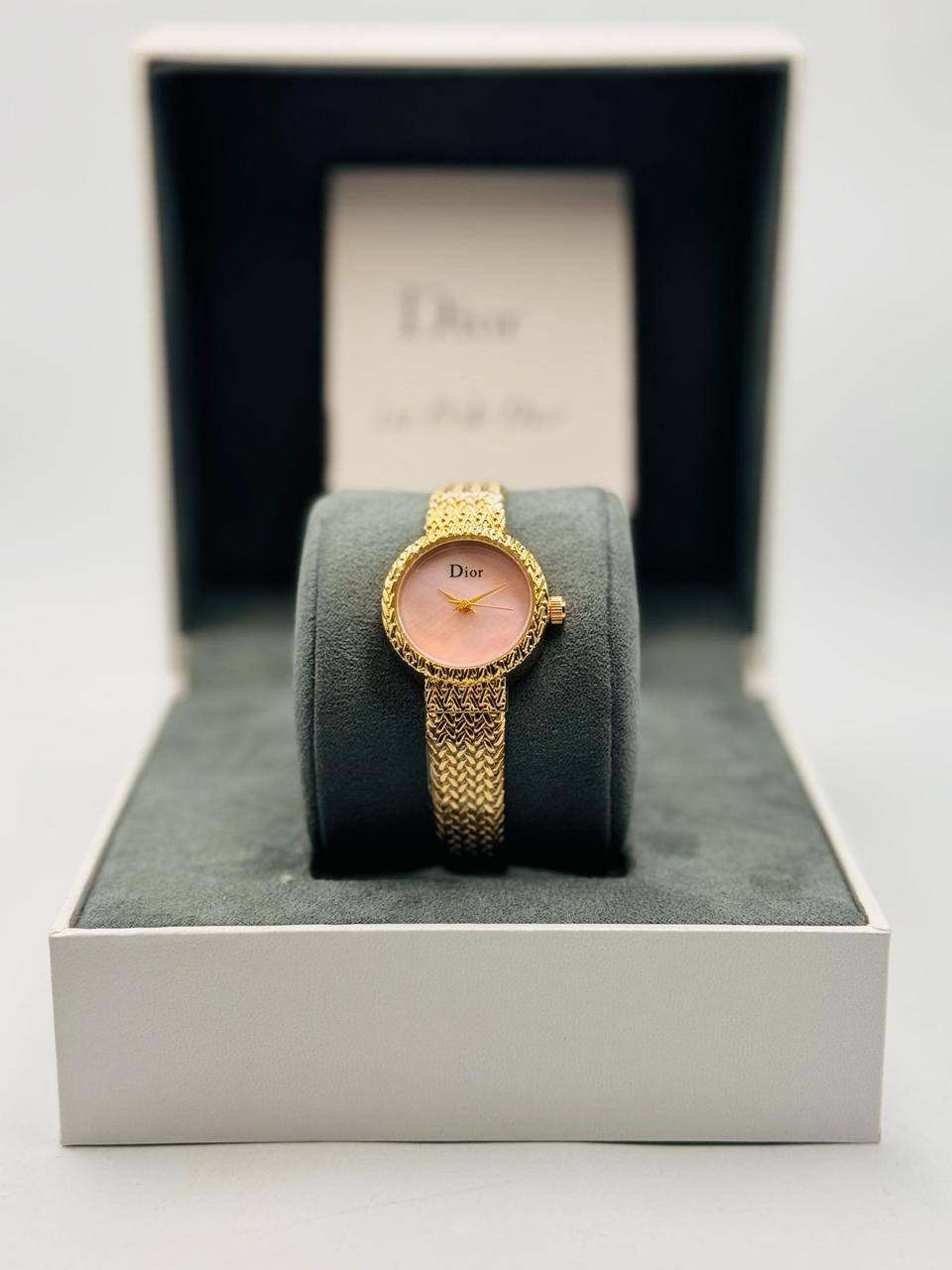 Dior Ladies 
55 dhs🪙💚

Zain08
♥️♥️♥️